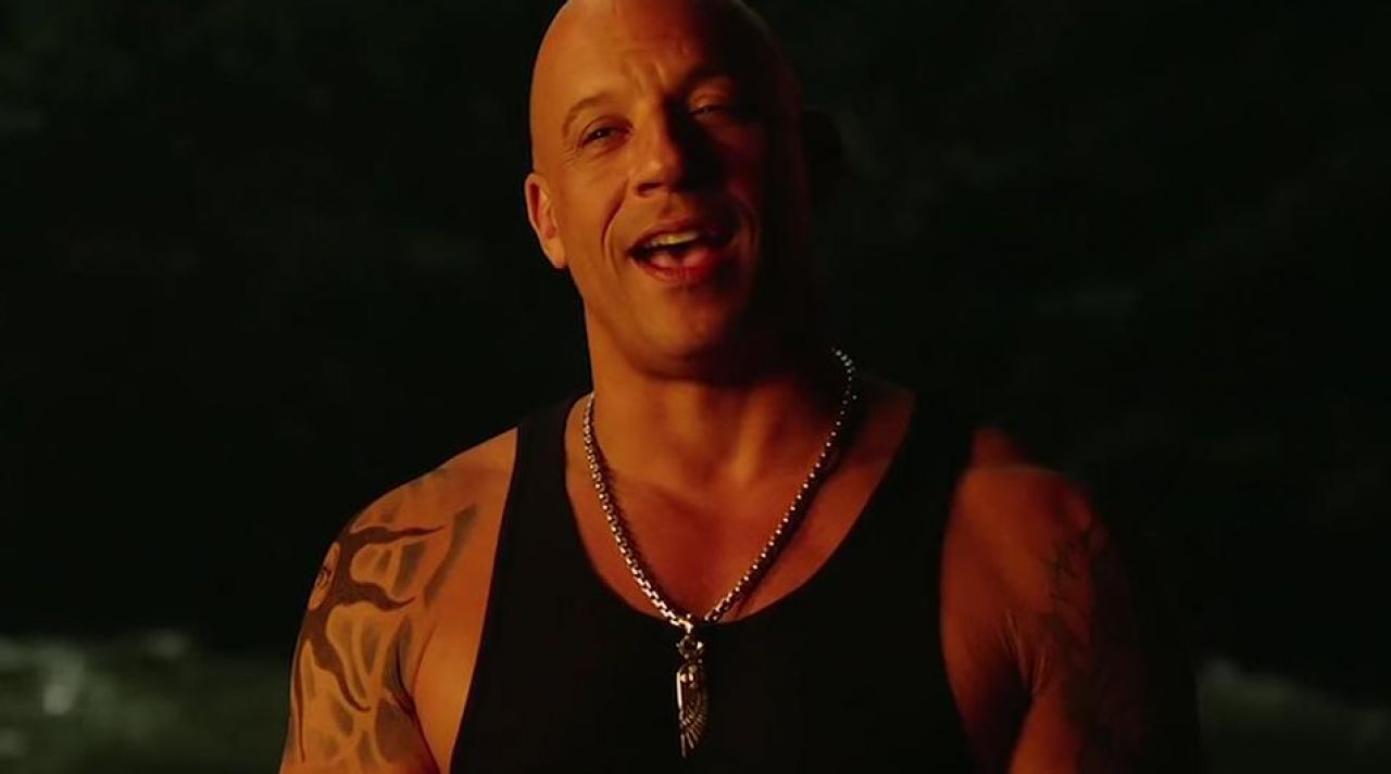 Vin diesel песня. Вин дизель три икса. Ксандер Кейдж. Вин дизель Ксандр. Кулон Ксандера Кейджа.