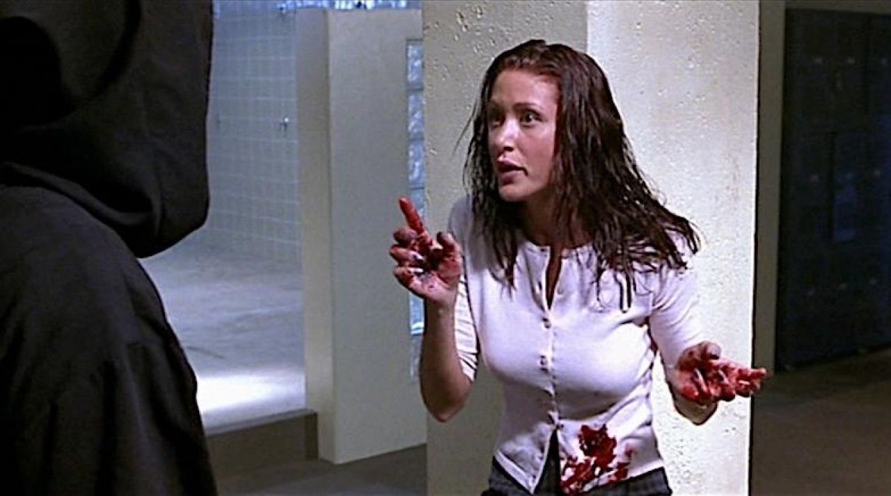 The true look of Buffy Gilmore (Shannon Elizabeth) in Scary Movie.