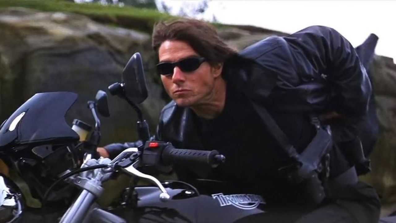 Том Круз на мотоцикле миссия невыполнима 2