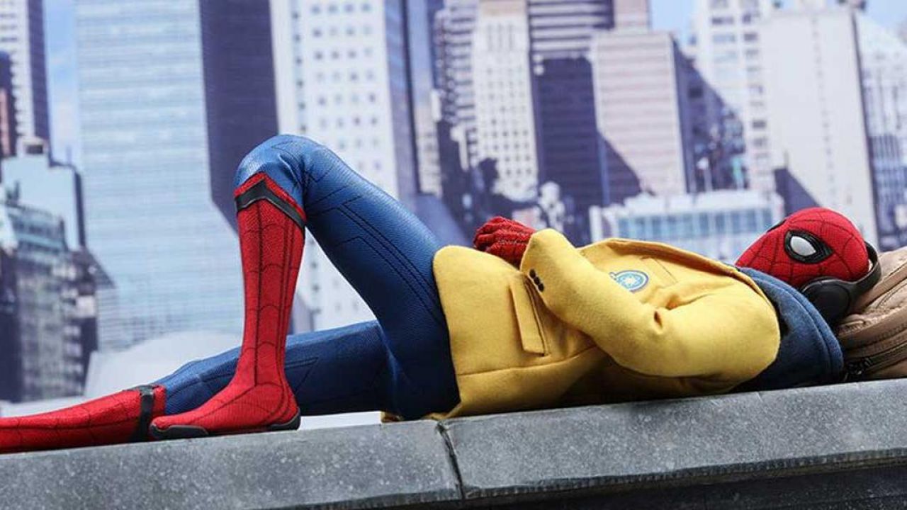 The replica of the yellow vest of Peter Parker / Spider-Man (Tom Holland) i...