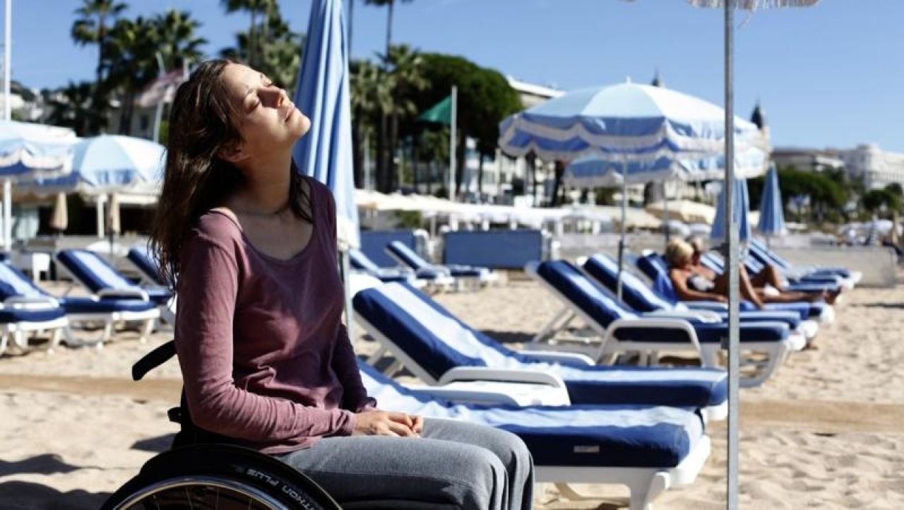 Musique De Rouille Et D Os Katy Perry La Plage du Goéland sur la Croisette de Cannes dans le film De rouille