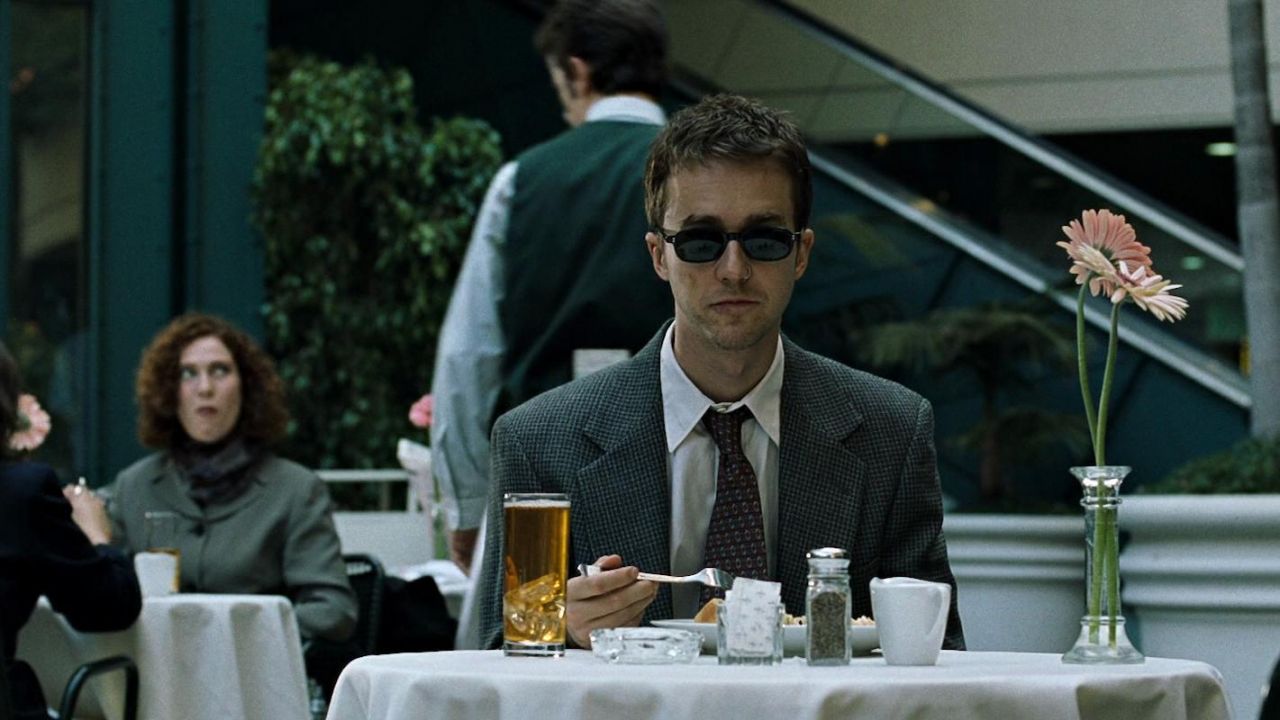 The sunglasses of the narrator (Edward Norton) in Fight Club | Spotern