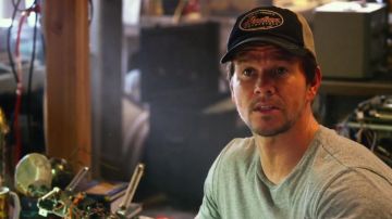 The cap Indian Motorcycle Manufacturing Cade Yeager (Mark Wahlberg) in Transformers 4 : age of extinction