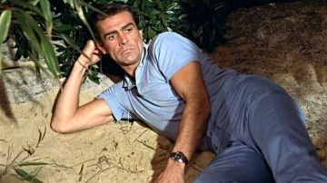 The Rolex watch Submariner 6536 James Bond (Sen Connery) as James Bond 007 against Dr. No.