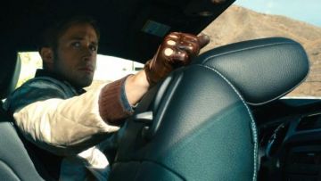 The riding gloves brown worn by Driver (Ryan Gosling) in Drive