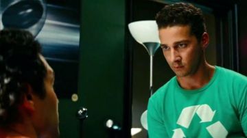 Le t-shirt vert recyclage de Sam Witwicky (Shia La­Beouf) dans Transformers