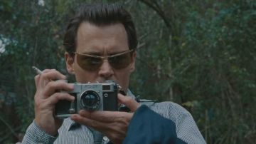 The camera Vintage camera Kiev 2A of Kemp (Johnny Deep) in " The Rum Diary