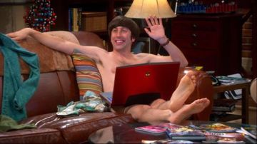 The PC Alienware laptop red Howard Holowitz (Simon Helberg) The Big Bang Theory S06E09