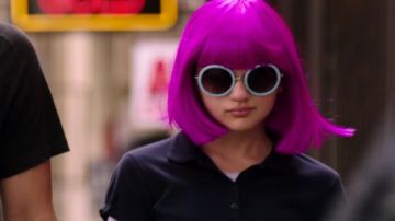 Wig purple square fringe Grace in Wish I Was Here