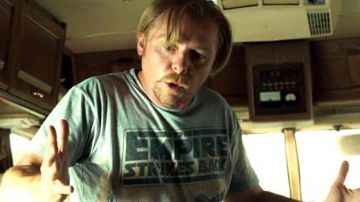 Le camiseta El Imperio Contraataca de Simon Pegg dans Paul