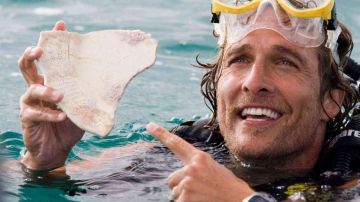 The diving mask of Benjamin Finnegan (Matthew McConaughey) in The Love of gold