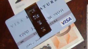 The money clip of James Bond (Daniel Craig) in Casino Royale