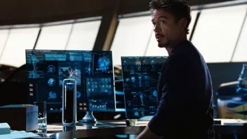 The Kor One BPA gourd used by Tony Stark (Robert Downey Jr.) in the movie Iron Man 2