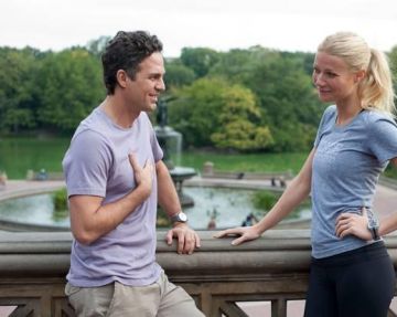 Le t-shirt State Bicycle Co. de Phoebe (Gwyneth Paltrow) dans Gracias por compartir