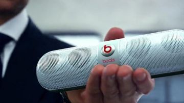 El altavoz beats pill en Transformers 4