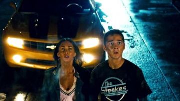 Le t-shirt The Strokes de Sam (Shia LaBeouf) dans Transformers