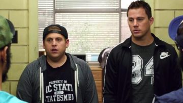 Le camiseta MC State Statesmen de Schmidt (Jonah Hill) dans 22 Jump Street