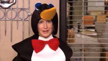 Le costume de Pingouin de Angela Martin (Angela Kinsey) dans The Office S07E06