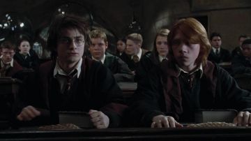 The tie of the house Gryffindor worn by Harry Potter (Daniel Radcliffe) in Harry Potter and the goblet of fire