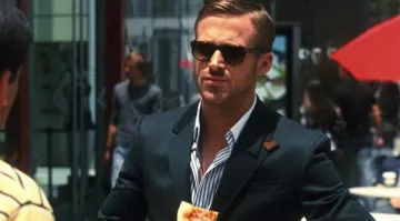 La veste de costume Albert Hammond Jr. de Jacob Palmer (Ryan Gosling) dans Crazy, Stupid, Love