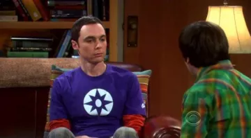 Le t-shirt "Star Sapphire" de Sheldon Cooper (Jim Parsons) dans The Big Bang Theory S03E20