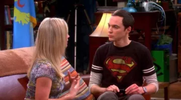 The black t-shirt Superman Sheldon Cooper (Jim Parsons) in The Big Bang Theory S06E17