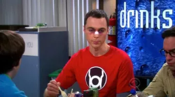 Le t-shirt "Red Lantern" de Sheldon Cooper (Jim Parsons) dans The Big Bang Theory S03E21
