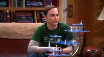 The t-shirt "Green Lantern Equation" of Sheldon Cooper (Jim Parsons) in The Big Bang Theory (S05E23)
