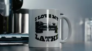 The mug "I Love My Lathe" of Bruce (Nick Frost) Salsa Fury