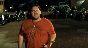 The t-shirt Flash Gordon "Ming the Merciless" of Clive's Responsible ( Nick Frost) in Paul