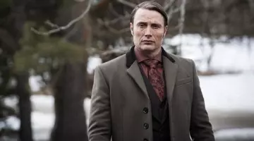 Le manteau Burberry du Dr. Hannibal Lecter (Mads Mikkelsen) dans Hannibal