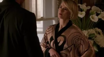 Le déshabillé Natori de Margaux LeMarchal dans Revenge