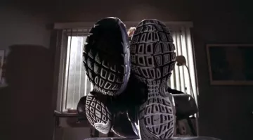 Les sneakers Nike Air Max Turbulence de Gregory House (Hugh Laurie) dans Dr House S01E02