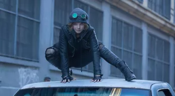 the bomber jacket leather of Selina in Gotham