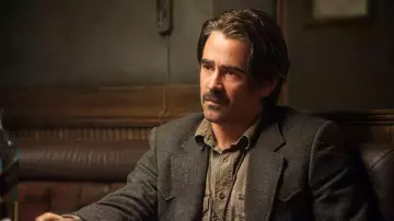 The tweed jacket of Ray Velcoro (Colin Farrell) in " True Detective S02E01