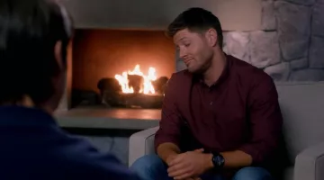 The shirt bordeaux of Dean Winchester (Jensen Ackles) in Supernatural (S09E13)