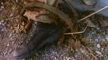 Les "tactical boots" Forced Entry de MacGyVer (Richard Dean Anderson) dans MacGyver (Saison 6)
