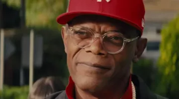 La gorra roja de los Yankees de Nueva York de Richmond Valentine (Samuel L. Jackson) en Kingsman