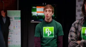 The t-shirt "Pied Piper" of Richard Hendriks (Thomas Middleditch) in Silicon Valley S01E07