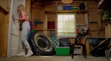 The Reebok white Hi Lace-Up Kristen Wiig in The Brains