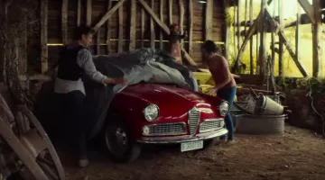 The Giulietta Coupe red 1961 Sean Penn in The Gunman