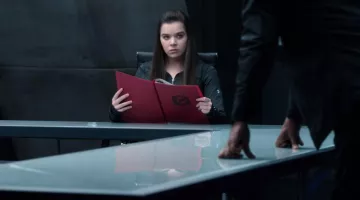 The jacket Under Armour Hailee Steinfeld in Secret Agency