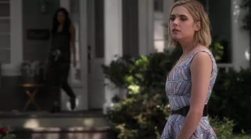 La ceinture noire Alexander McQueen de Hanna dans PLL