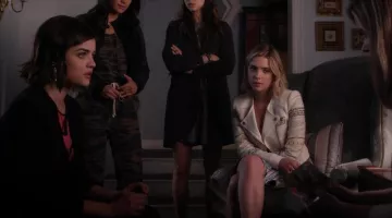 The white jacket BCBGMaxAzria Hanna Marin (Ashley Benson) on Pretty Little Liars S06E03