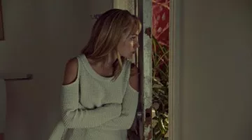 Le pull crochet épaules nues de Shay dans Orphan Black