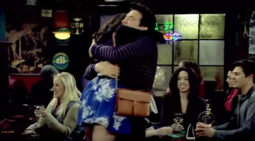 L'authentique robe à fleurs Joie de Cristin Miliotti (Tracy McConnell) dans How I Met Your Mother (S09E23)