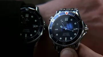 La montre Omega Seamaster 300m utilisée par James Bond (Pierce Brosnan) dans le film GoldEneye