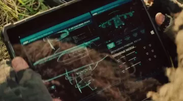 The Microsoft SurfacePro3 of Simon Pegg in Mission Impossible - Rogue Nation