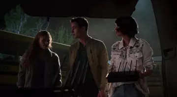 La veste blanche Mos­simo Sup­ply Co de Malia Tate (Shelley Hennig) dans Teen Wolf S05E07