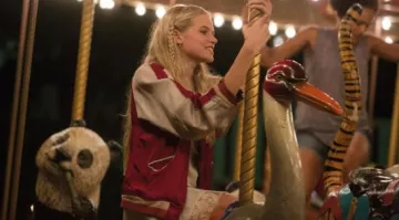 Chaqueta bombera de Jade Butterfield (Gabriella Wilde) en Endless Love